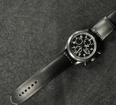 Replica Breitling navitimer 8 chronograph black steel section 01